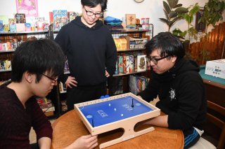 15面：ボードゲーム楽しく　「青空ボードゲーム会」　２月２日から　上越市カラバル