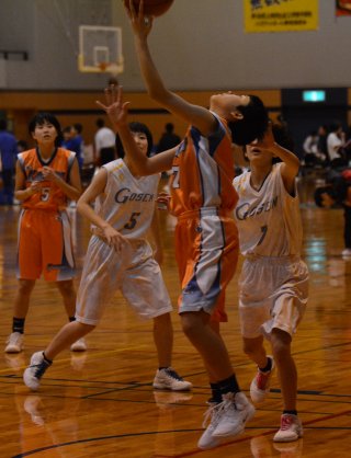 上越勢、県内外強豪に挑む　ＪＯＥＴＳＵ杯近県中学バスケ　チームづくりへ実戦