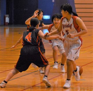 13面：第３０回ＪＯＥＴＳＵ　ＣＵＰ近県中学校選抜バスケットボール大会（１・２日、リージョンプラザ上越インドアスタジアム）