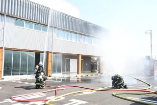 6面：日頃の備え大切　ジムリーナで初の消防訓練　頸北消防署