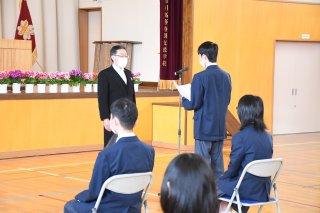 6面：希望に満ち第一歩　吉川高等特別支援学校で入学式　新入生１７人「目標見つけ努力」