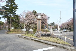 11面：統治の中心から憩いの場へ　上越市高田城址公園の歴史たどる　「さくらの名所」「続日本１００名城」