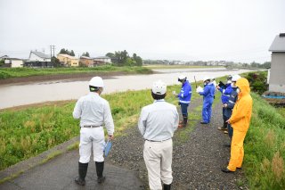 3面：出水期に備え確認　台風１９号、被害復旧状況も　２７日まで関川、姫川流域で