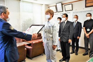 1面：安全運転管理で個人、事業所５者を表彰　糸魚川地区安協