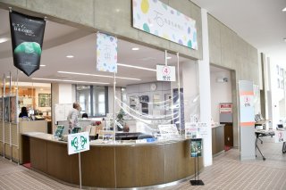 1面：新型コロナ自粛緩和　観光系施設を再開　１８日までは県民限定　糸魚川市