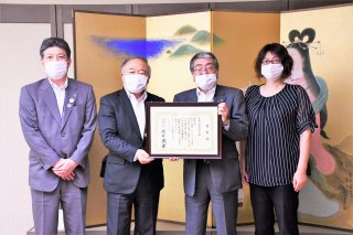 1面：糸魚川信組など実施「ちいクラ」に内閣府大臣表彰　地方創生活動を評価