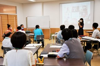 1面：糸魚川創成塾２０２０　起業・創業目指し受講　３期生１８人基礎知識など学ぶ