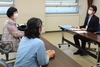 2面：国は減収補償を　県に要望書提出　認知症の人と家族の会新潟県支部