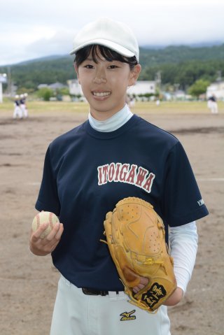 13面：仲間に感謝し応援　高校野球　糸魚川高、昨年に続き女子選手　渡邉さん楽しさ実感