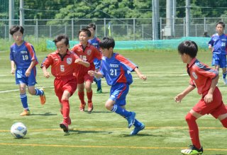 10面：糸魚川Ｖ、リベルタ準優勝　今季初の少年サッカー予選、１１チーム対戦　県キッズ上越地区大会
