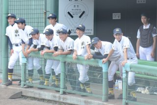 13面：全てを白球に込めて　１８、１９日の試合　新潟県高校夏季野球大会