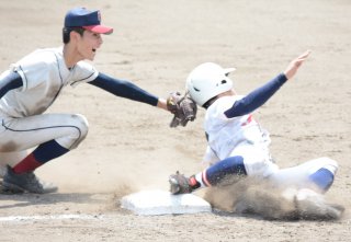 10面：〈令和２年度新潟県高校夏季野球大会〉上越、競り勝ち夏初４強　関根学園、逆転許し涙