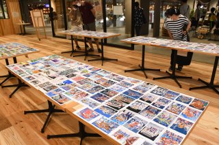 8面：上越の風景５００種を展示　ひぐちキミヨさん絵はがきショップ