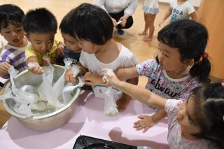 10面：９月１日は防災の日　少量の水で米飯調理　初の防災クッキング　聖公会紅葉幼稚園