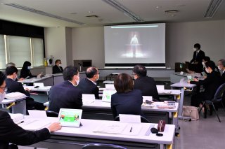 1面：令和３年度から学習活用　児童生徒に端末配備　授業での課題検討　糸魚川市総合教育会議