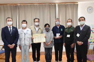7面：ＰＡで植栽や手入れ　妙高市障害者ワーキングネットワークに感謝状を贈呈　ネクスコ東日本上越管理事務所