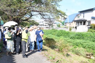 14面：青田川沿い歩き文学や歴史探訪　高田文化協会まちあるき
