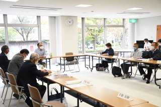 6面：天明伸浩さん（吉川区川谷）が講演　現在の取り組みなど語る　民生委員ら聴講