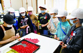 1面：地域に学び地域と関わる　糸魚川市の児童・生徒