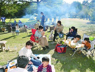 1面：体験通し里山満喫　縄文の生活に思いはせ　糸魚川市美山公園で催しとキャンプ
