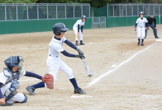 13面：寺三が逆転勝ちでＶ　フォアドリームズ杯幼年野球上越大会　８日に決勝大会
