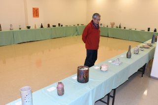 10面：個性さまざま力作１００点　市民プラザで陶芸展　上越陶芸協会