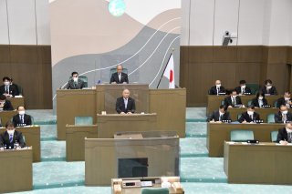 2面：１２月定例会が開会　コロナ対応など審議へ　糸魚川市議会