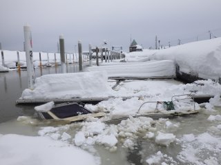 15面：雪の影響で船舶４隻水没　上越海上保安署