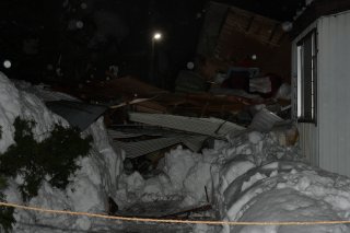 10面：屋根沈み建物つぶれる　雪により住家にも被害　上越市