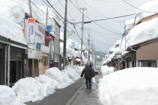 1面：高田地区２３日から一斉雪下ろし　４６町内会の８７００世帯　村山市長が説明