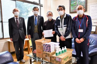 14面：タオルや消毒薬５施設へ寄贈　糸魚川法人会