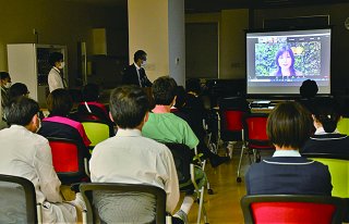 1面：モチベーション高い職場に　働き方改革オンライン講演会、職員が聴講　糸魚川総合病院