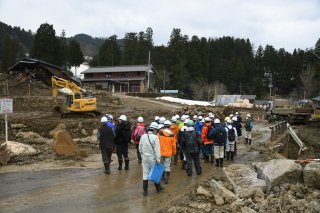 15面：糸魚川市来海沢地区地滑り専門家現地調査　部分的な避難解除可能　具体的な時期範囲など判断、住民と協議必要